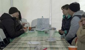 Réfugiés à Zaporijia, des ukrainiens témoignent de l'enfer vécu à Marioupol avant de fuir