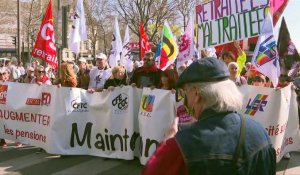 Paris: des retraités manifestent pour demander une hausse des pensions