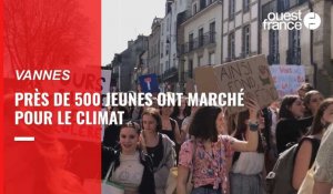 VIDÉO. Les jeunes marchent pour le climat à Vannes