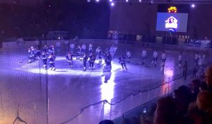 Hockey sur glace : Entrée des joueurs sur la patinoire de Dunkerque