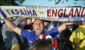 Euro-2020: Les supporters anglais et ukrainiens arrivent au stade