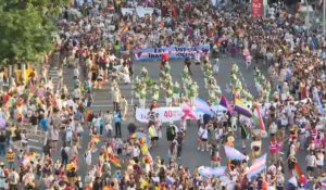 Images de la marche des fiertés à Madrid