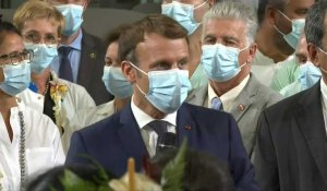 En Polynésie, Macron rencontre le personnel soignant de l'hôpital de Papeete