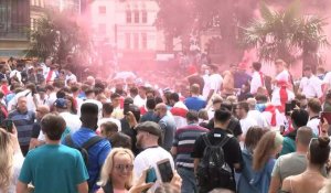 Euro-2020: des supporters anglais exaltés se rassemblent à Leicester Square