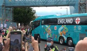 Euro-2020: le car de l'Angleterre arrive à Wembley pour la finale