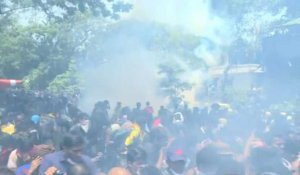 Sri Lanka: tirs de gaz lacrymogènes sur des manifestants devant les bureaux du Premier ministre