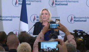 Le Pen se félicite du groupe "le plus nombreux de l'histoire de notre famille politique"