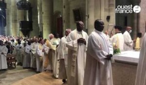 VIDÉO. Trois prêtres ont été ordonnés à Saint-Brieuc