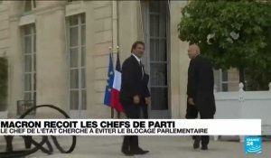 À l'Élysée, Emmanuel Macron lance les négociations