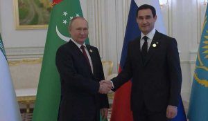 Vladimir Poutine rencontre son homologue turkmène Serdar Berdimuhamedow