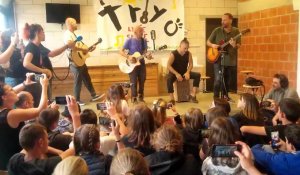 Aire-sur-la-Lys : Grâce à France Bleu, les élèves du lycée Sainte Marie ont assisté au concert privé du groupe Tryo