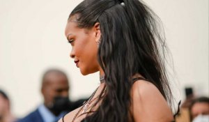 Rihanna fait sa première apparition depuis la naissance de son fils à Londres