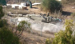 Un char israélien déployé à Sderot, près de la frontière avec Gaza