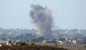 Des frappes israéliennes sur le nord de la bande de Gaza vues depuis Sdérot