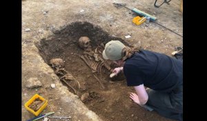 VIDEO. Près de Caen, les archéologues mettent au jour quarante sépultures vieilles de 2 600 ans 