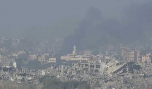 Panaches de fumée et bruits d'explosion dans le nord de Gaza