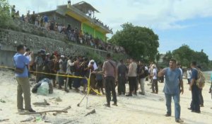 Indonésie: des réfugiés rohingyas regroupés sur une plage