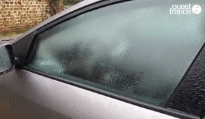 VIDÉO. Neige et verglas : curieuse découverte pour cette habitante au petit matin, près de Lisieux