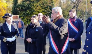 Compiègne. Le maire Philippe Marini fait découvrir à la secrétaire d'Etat Prisca Thévenot la Clairière de l'Armistice