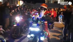 VIDÉO. Les motards de Bignan défilent avec leurs motos illuminées pour Noël