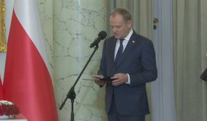 Pologne: Donald Tusk et son gouvernement pro-européen prêtent serment au palais présidentiel