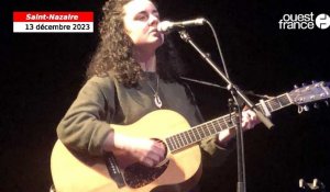 VIDÉO. La chanteuse folk Élise Bourn affine sa performance sur scène au Vip, à Saint-Nazaire