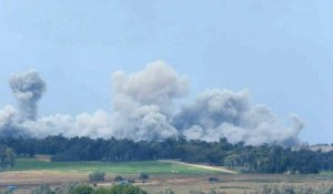 Bande de Gaza: épais nuage de fumée après une frappe israélienne