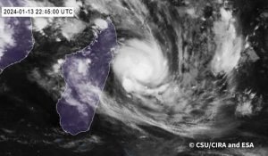 Animation satellite du cyclone Bilal au-dessus de la Réunion