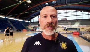 Le coach Laurent Kleefstra avant ABBR-Toulouse
