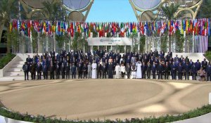 COP28: les dirigeants mondiaux posent pour la photo de famille