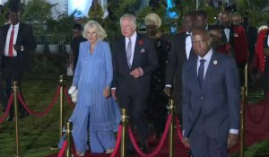 Le roi Charles et la reine Camilla arrivent au banquet d'État à Nairobi