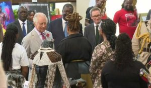 Le roi Charles visite la Nairobi Street Kitchen lors du deuxième jour de sa visite au Kenya