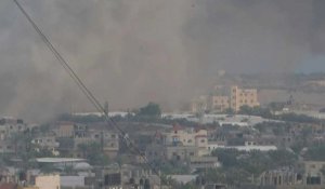 Des nuages de fumées s'échappent de Rafah après des frappes israéliennes