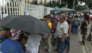 Files d'attente pour voter aux primaires de l'opposition vénézuélienne