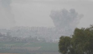 Panache de fumée au-dessus du nord de la bande de Gaza après une frappe israélienne