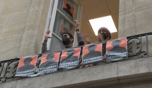 Des étudiants occupent Sciences Po Paris pour demander la démission de son directeur