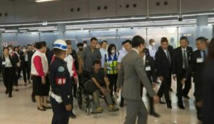 Un premier groupe de Thaïlandais évacués d'Israël arrivent à Bangkok