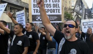 Argentine : la colère monte alors qu'est annoncée une dérégulation massive de l'économie