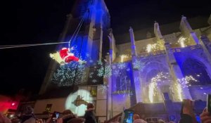 Arrivée du père Noël en tyrolienne à Sézanne