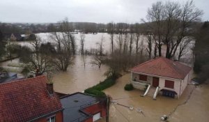 Inondations : les images impressionnantes de Thérouanne sous les eaux