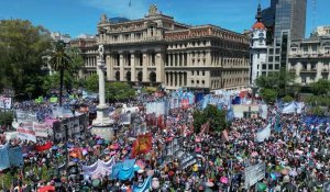 Argentine: manifestation contre les meusures économiques du gouvernement de Milei