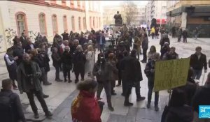 Serbie : les manifestants toujours mobilisés contre la fraude massive dénoncée lors des dernières élections