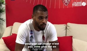 VIDÉO. Stade Brestois - FC Lorient : le jour où Steve Mounié a découvert Aiyegun Tosin au Bénin