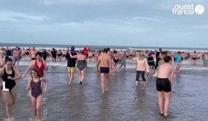 VIDÉO. "La mer était très bonne ! ": le 1er bain de l'année 2024 attire une foule record à Deauville