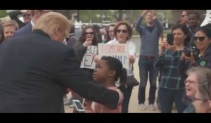 Donald Trump : Une petite fille pense s'adresser au président américain et l'insulte (vidéo) 