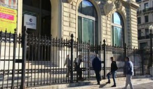 Election: ouverture des bureaux de vote (images à Marseille)