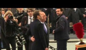 Hollande et Macron ensemble à la cérémonie du 8 mai (2)
