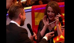 Public Buzz : Il demande en mariage une candidate de l'Eurovision en plein direct !