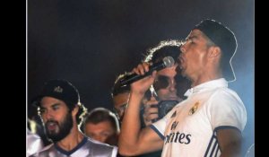 Cristiano Ronaldo déchaîné, il chante pour ses supporters ! (Vidéo) 