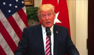 Trump défend le partage d'informations face au terrorisme